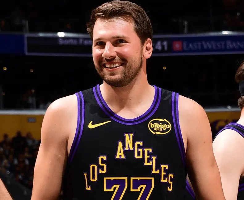 华体会体育官方是国米赞助商-历史上单月份进80+三分仅3人：库里3次、哈登1次、东契奇1次